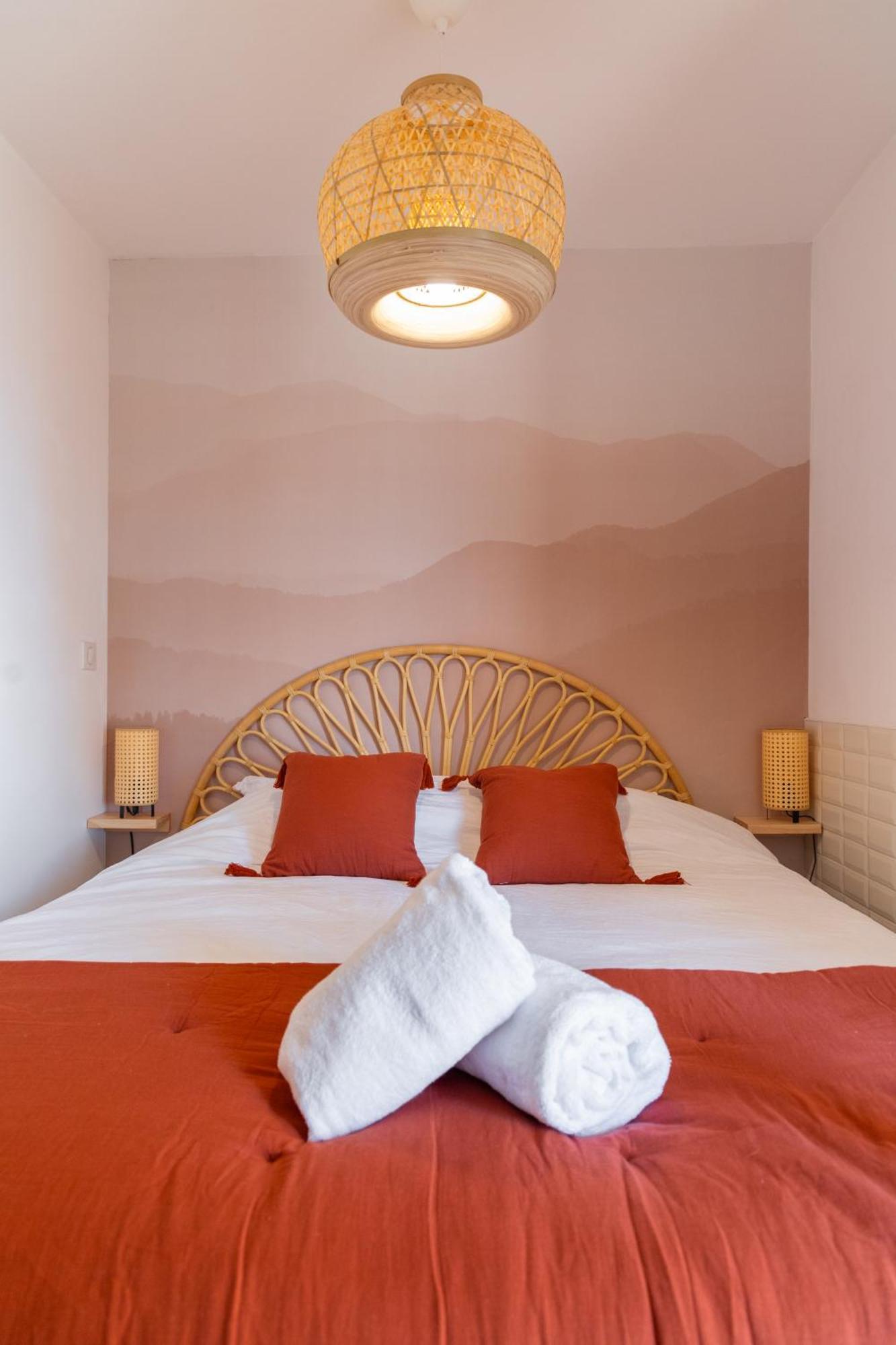 Appart Cosy, Piscine, Clim, Parking Prive - Proche Plage - Arrivee Autonome - Lit Queen Size La Seyne-sur-Mer Exterior photo