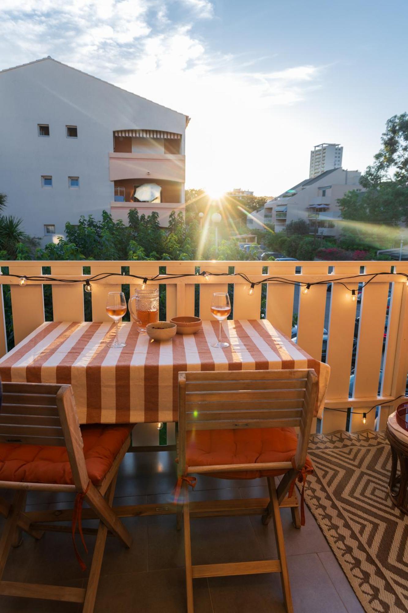 Appart Cosy, Piscine, Clim, Parking Prive - Proche Plage - Arrivee Autonome - Lit Queen Size La Seyne-sur-Mer Exterior photo