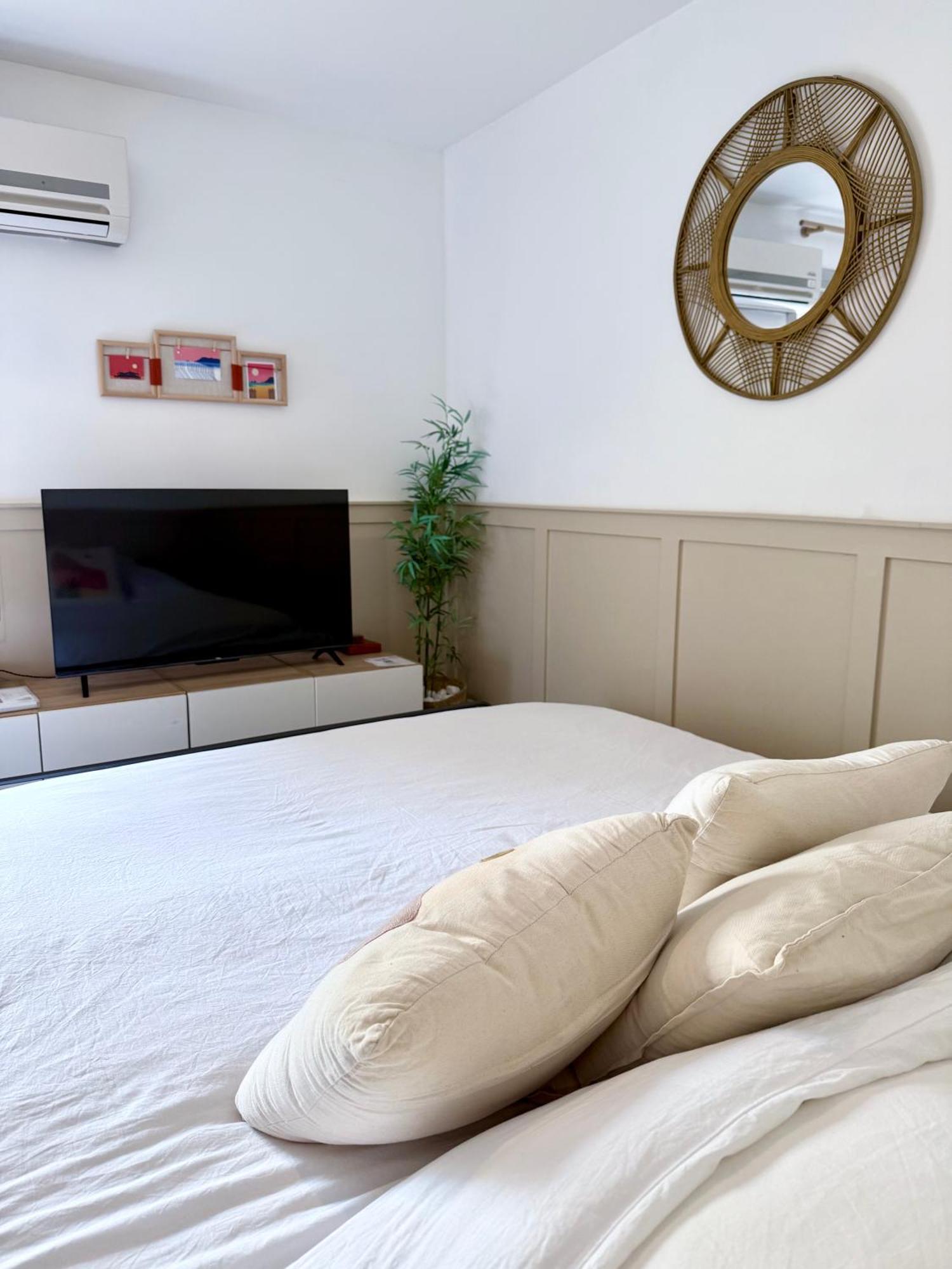 Appart Cosy, Piscine, Clim, Parking Prive - Proche Plage - Arrivee Autonome - Lit Queen Size La Seyne-sur-Mer Exterior photo